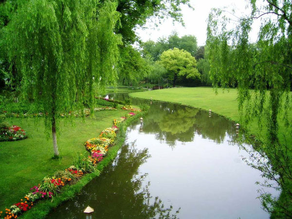 West Lake Su Causeway Sight 